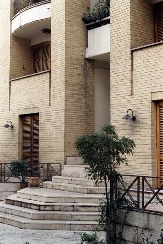 Kamraniyeh residential complex in Tehran by Faramarz Sharifi  9 